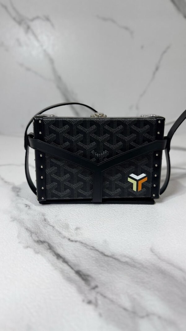 Goyard x Fendi Limited Edition Heritage Crossbody Bag - Image 4