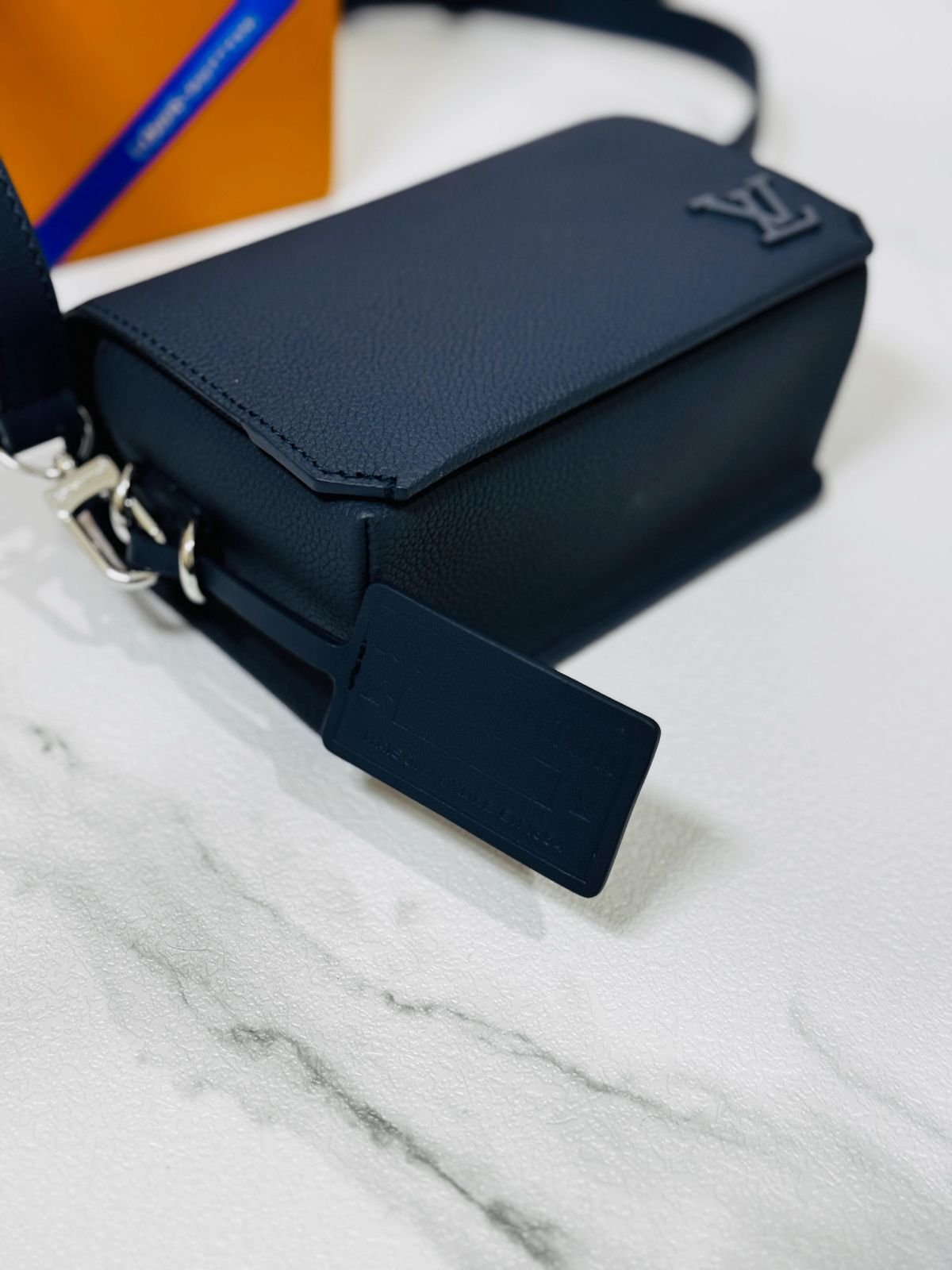 Louis Vuitton Navy Leather Crossbody Bag - Image 2
