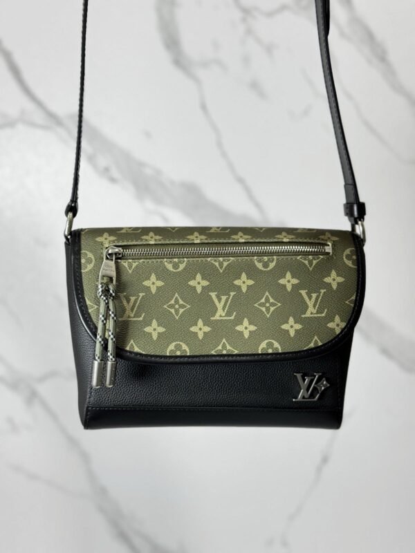 Louis Vuitton Monogram Crossbody Bag - Luxury Meets Style - Image 5