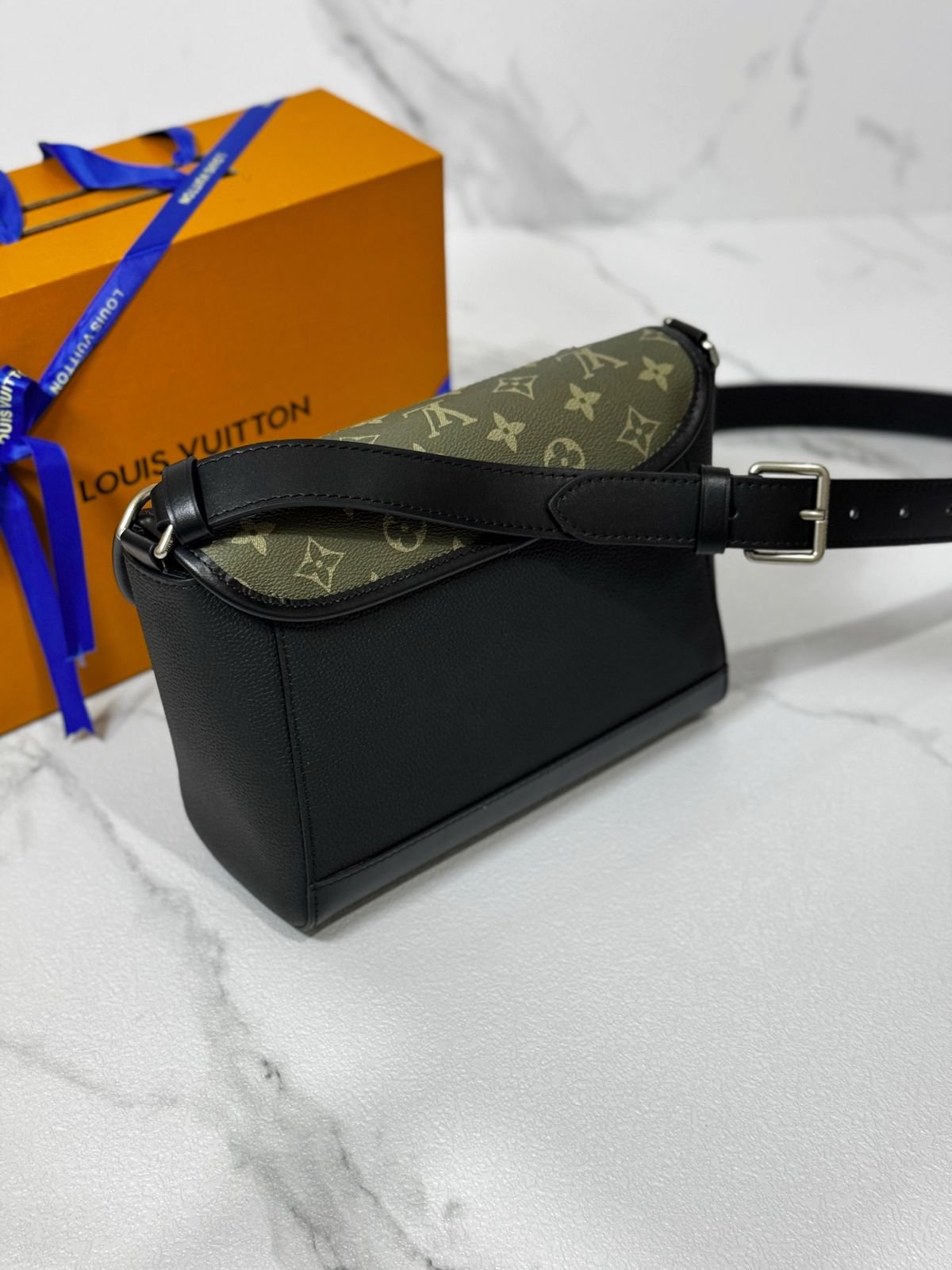 Louis Vuitton Monogram Crossbody Bag - Luxury Meets Style - Image 3