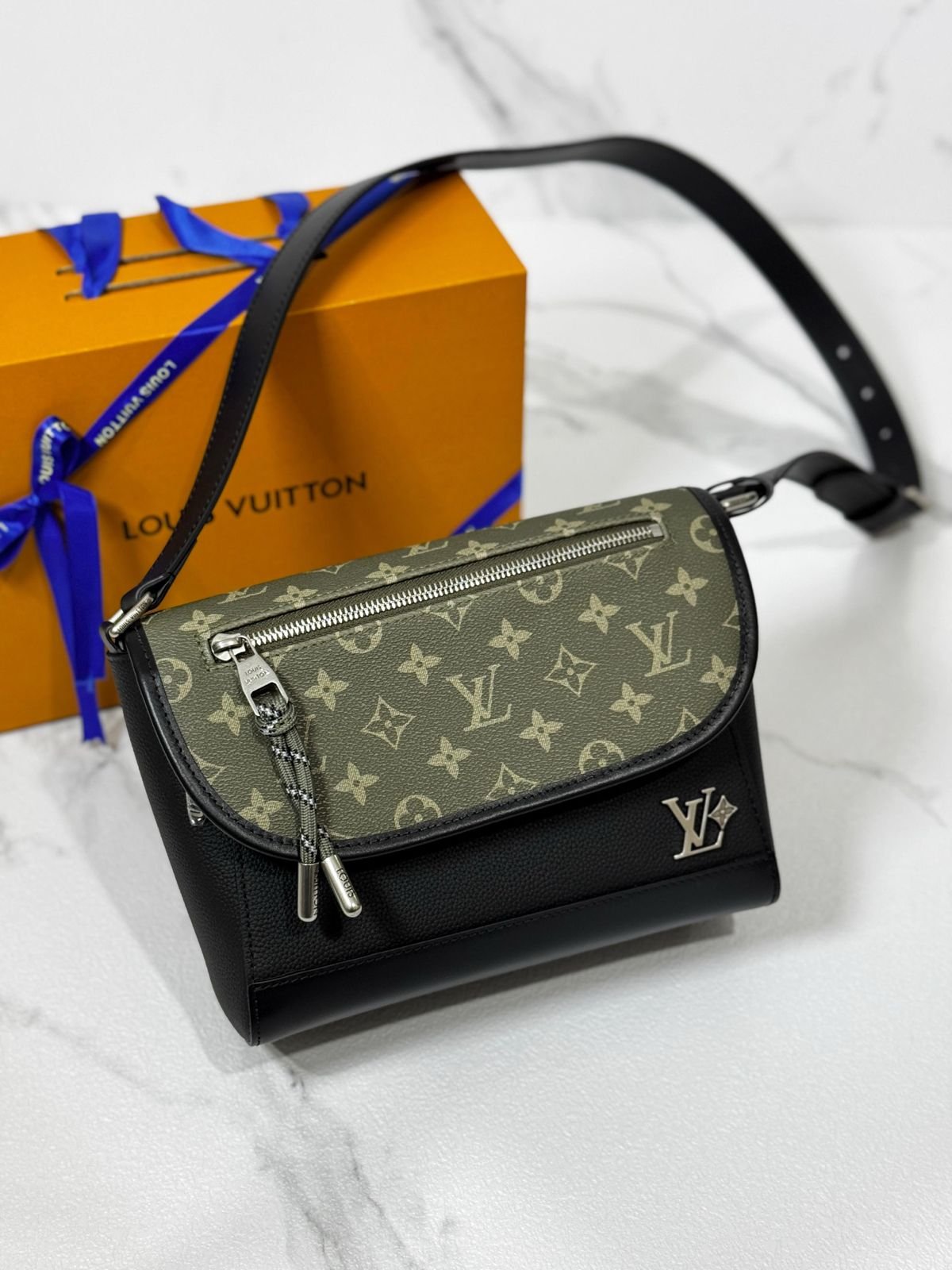 Louis Vuitton Monogram Crossbody Bag - Luxury Meets Style - Image 4