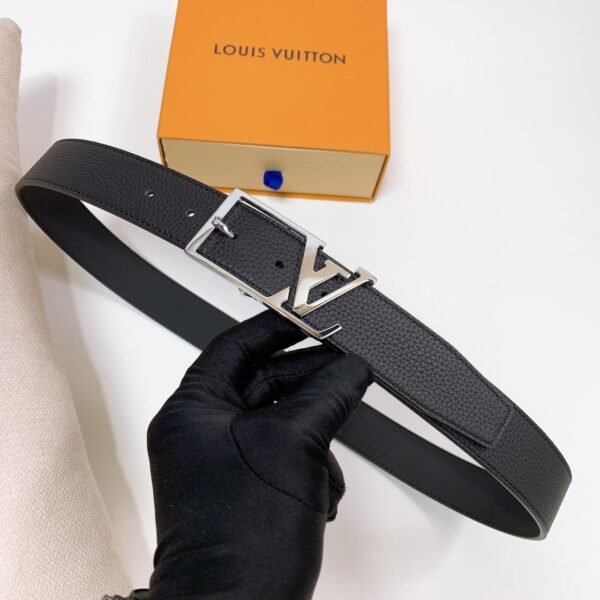 Louis Vuitton Signature Leather Belt – Classic Monogram Buckle Design - Image 3