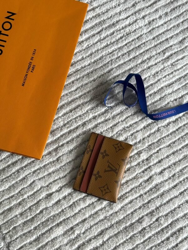 LOUIS VUITTON CARDHOLDER - Image 2