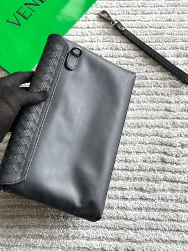 BOTTEGA' POUCH - Image 12