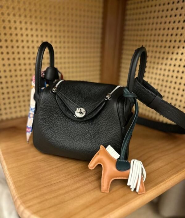 Hermes Craie Clemence Leather Gold Finish Mini Lindy Bag - Image 4