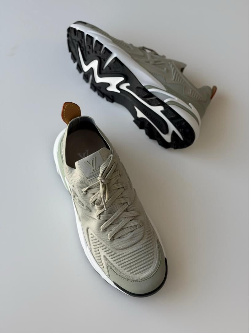 LV Runner Tatic Sneaker UAE - Image 11